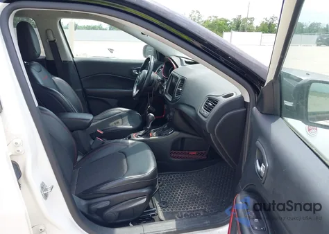 2020 Jeep Compass Trailhawk 4X4 z USA, uszkodzony, nr VIN 3C4NJDDB5LT159559